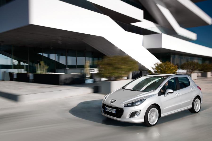  Peugeot 308 5-Door 2011 года  (фото 29 из 30)